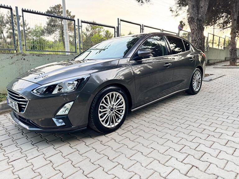 FORD FOCUS