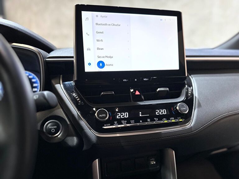 TOYOTA COROLLA CROSS