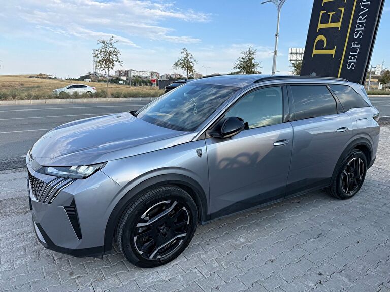 PEUGEOT E-5008