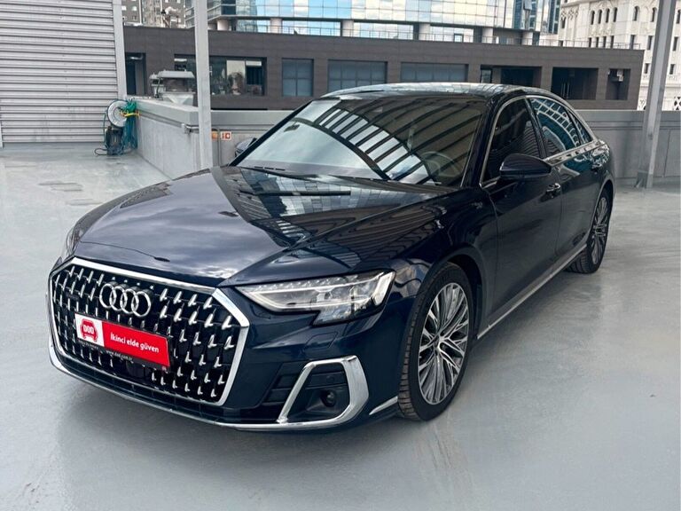 AUDI A8
