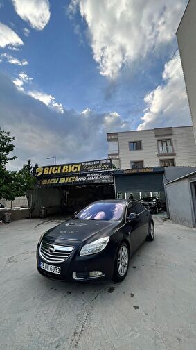 OPEL INSIGNIA