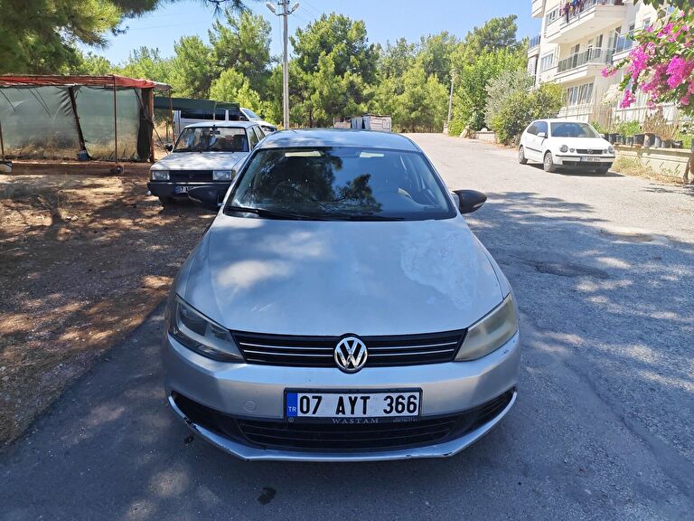 VOLKSWAGEN JETTA