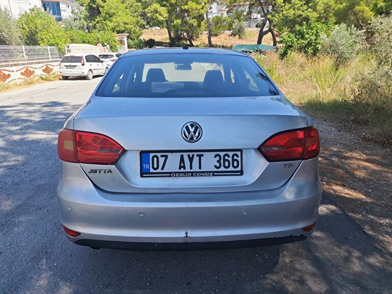 VOLKSWAGEN JETTA