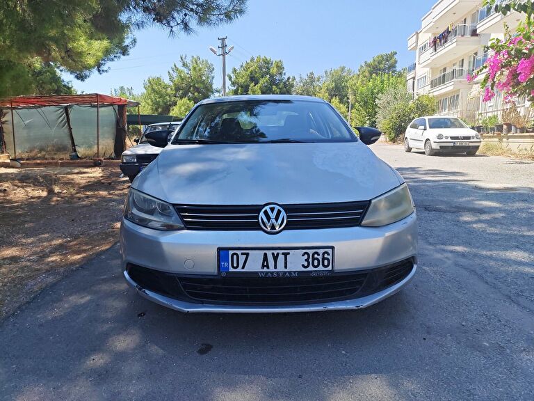 VOLKSWAGEN JETTA