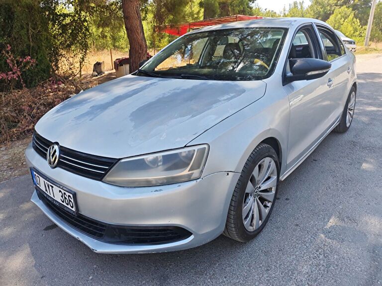 VOLKSWAGEN JETTA