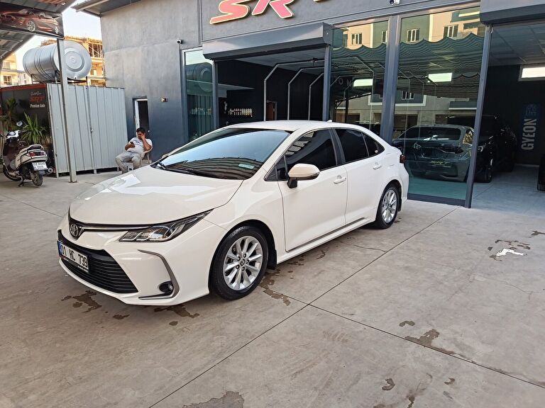TOYOTA COROLLA