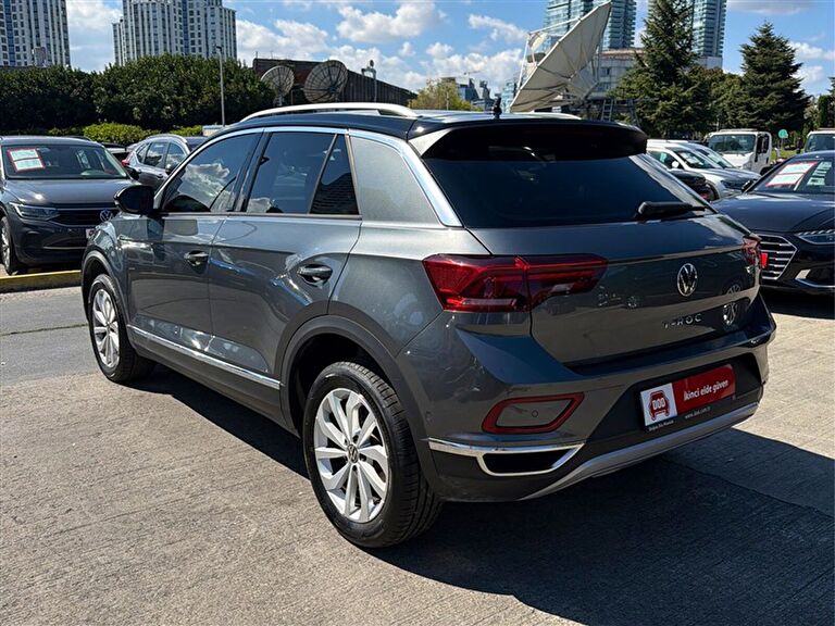 VOLKSWAGEN T-ROC