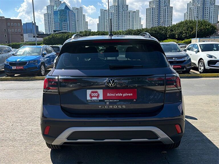 VOLKSWAGEN T-CROSS