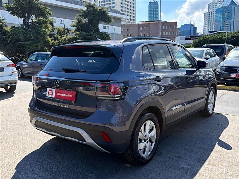 VOLKSWAGEN T-CROSS