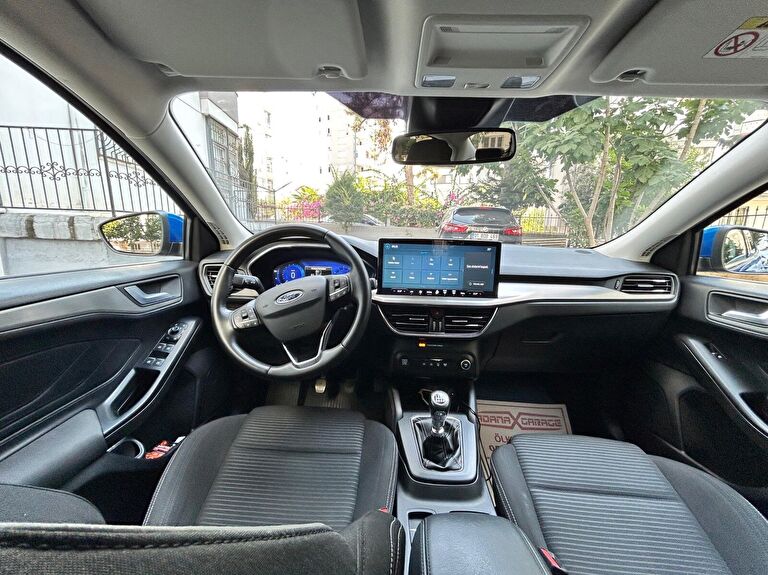 FORD FOCUS