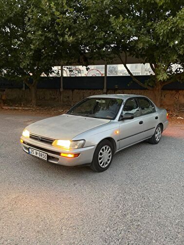 TOYOTA COROLLA