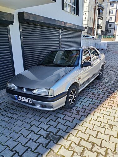 RENAULT 19