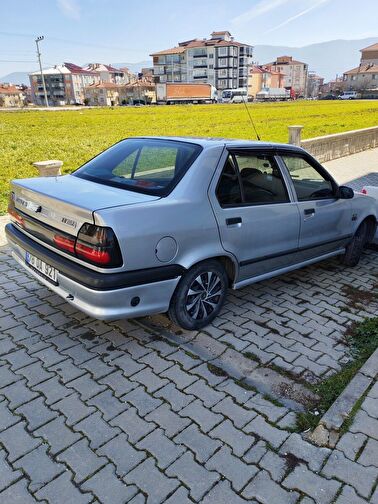 RENAULT 19