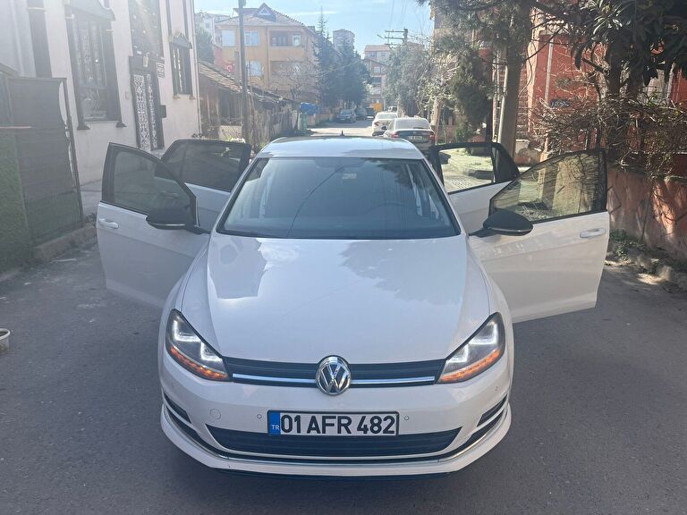 VOLKSWAGEN GOLF