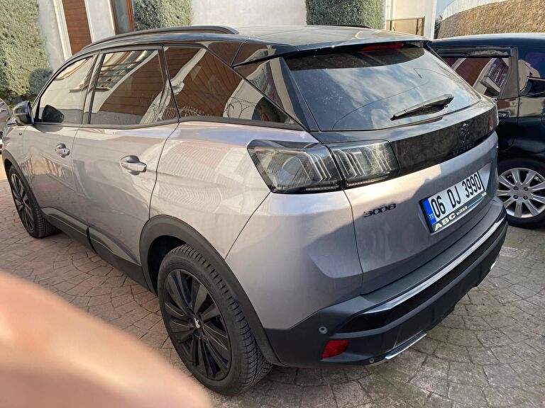 PEUGEOT 3008