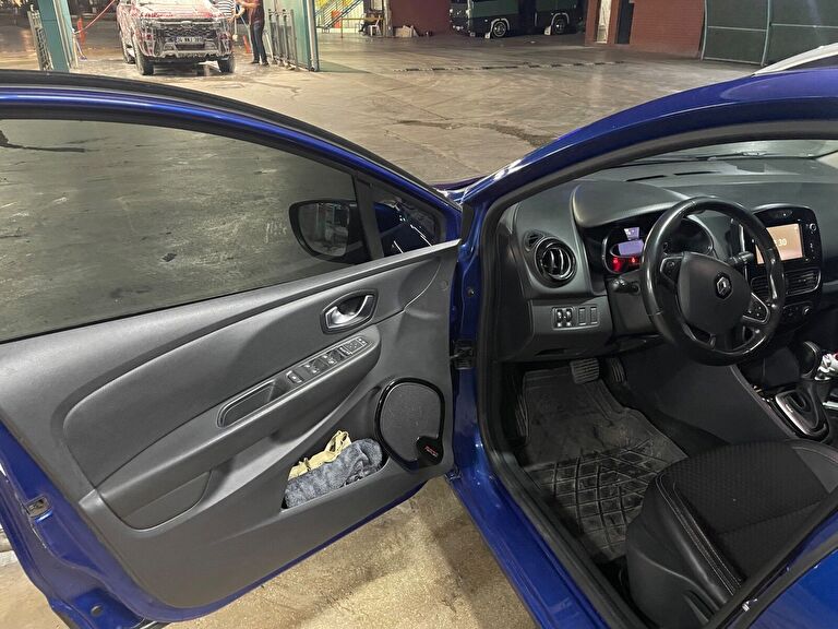 RENAULT CLIO SPORT TOURER