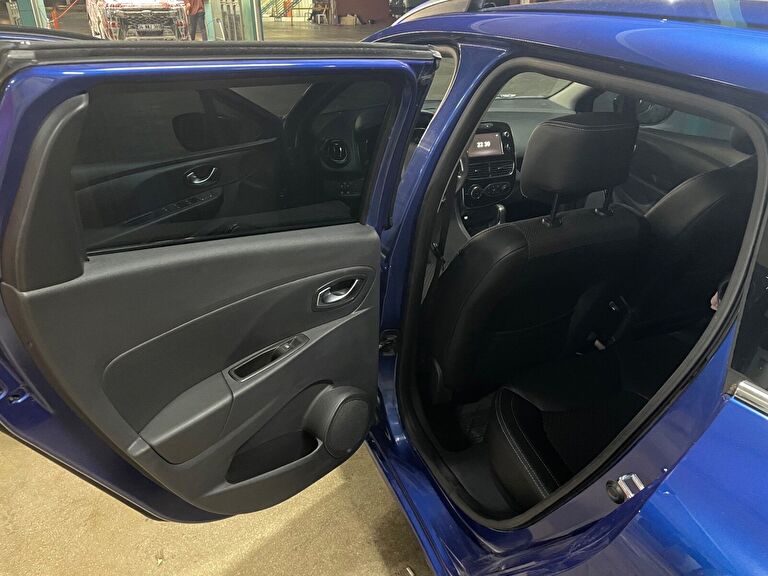 RENAULT CLIO SPORT TOURER