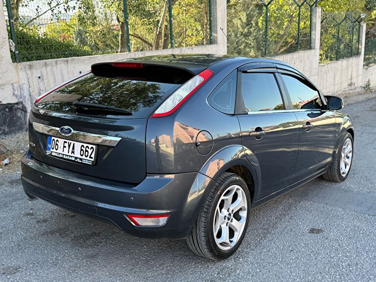 FORD FOCUS