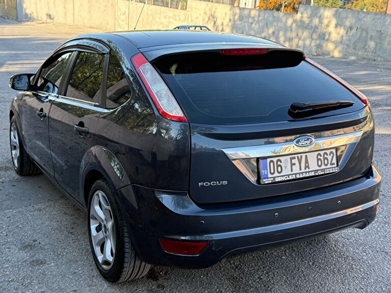 FORD FOCUS
