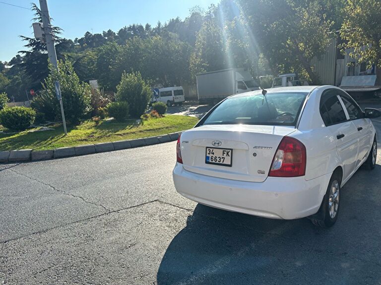 HYUNDAI ACCENT