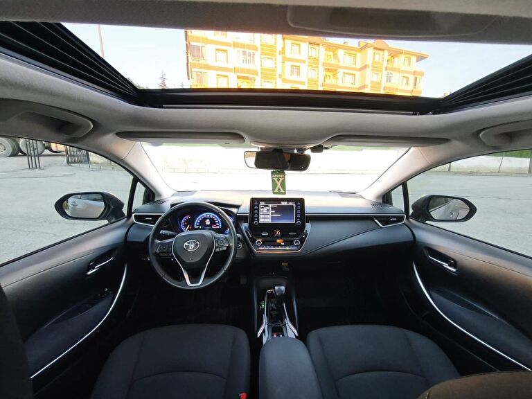 TOYOTA COROLLA