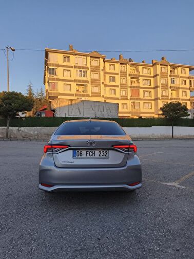 TOYOTA COROLLA