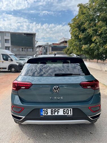 VOLKSWAGEN T-ROC