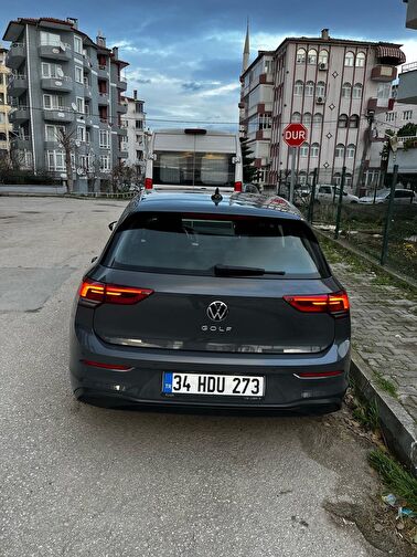 VOLKSWAGEN GOLF