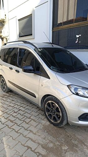 FORD TOURNEO COURIER
