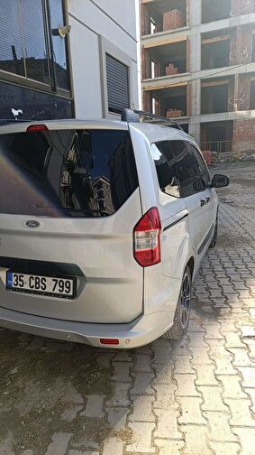 FORD TOURNEO COURIER