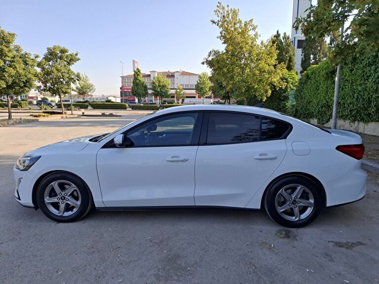 FORD FOCUS