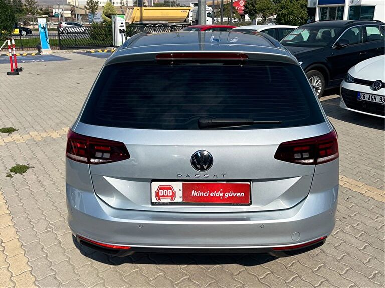 VOLKSWAGEN PASSAT VARIANT