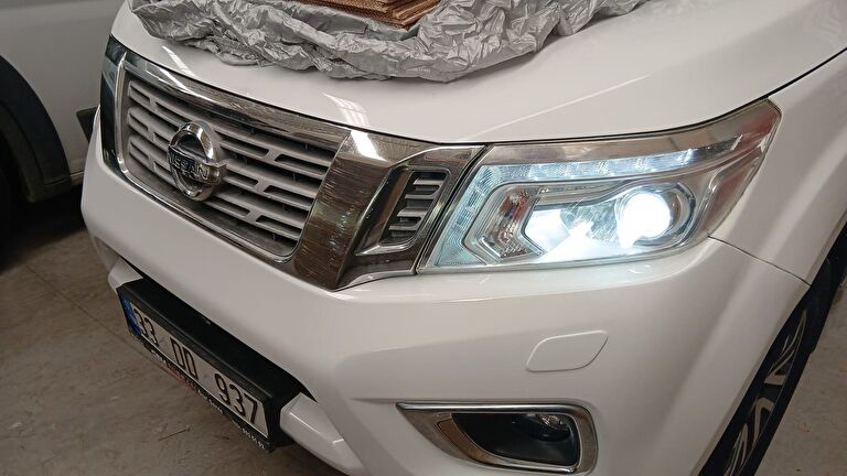 NISSAN NAVARA