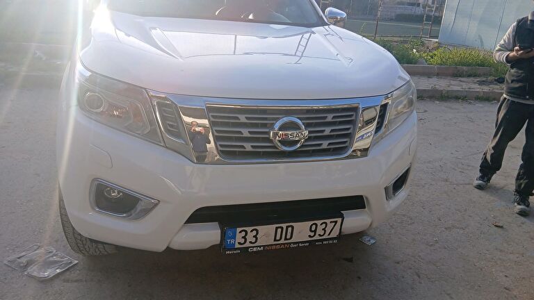 NISSAN NAVARA