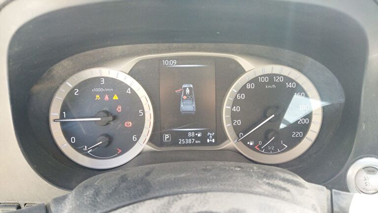 NISSAN NAVARA