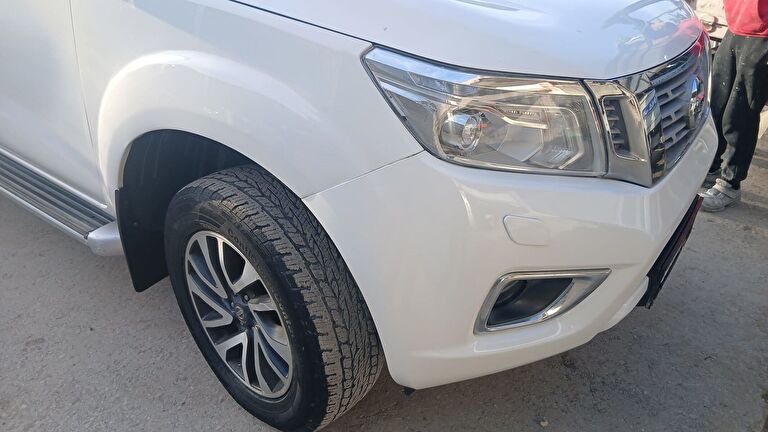 NISSAN NAVARA