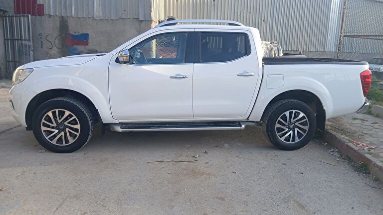 NISSAN NAVARA