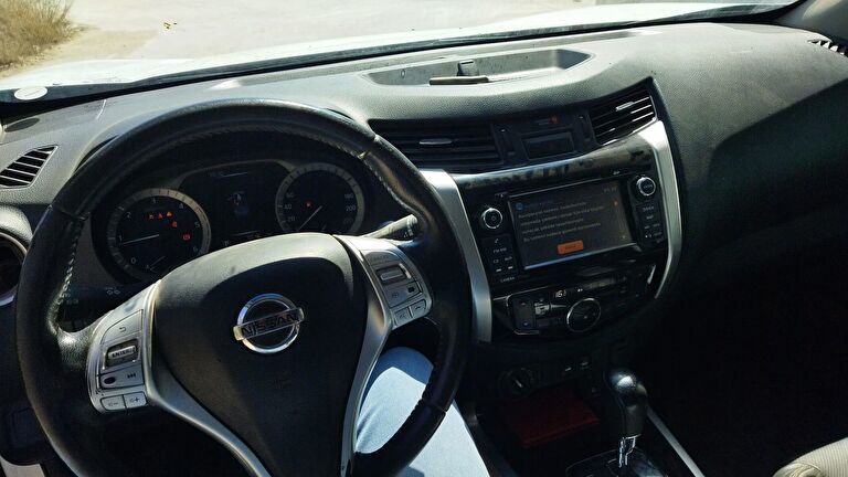 NISSAN NAVARA