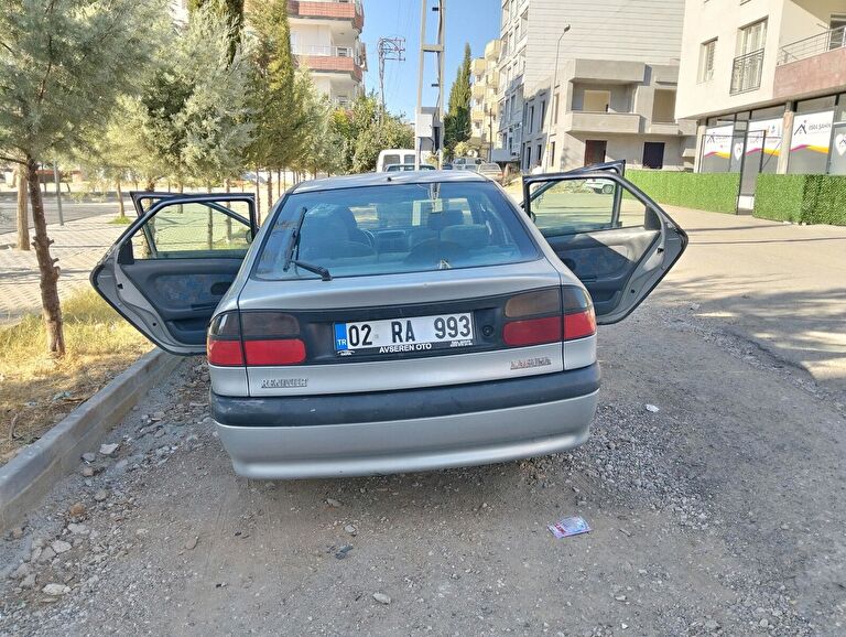 RENAULT LAGUNA