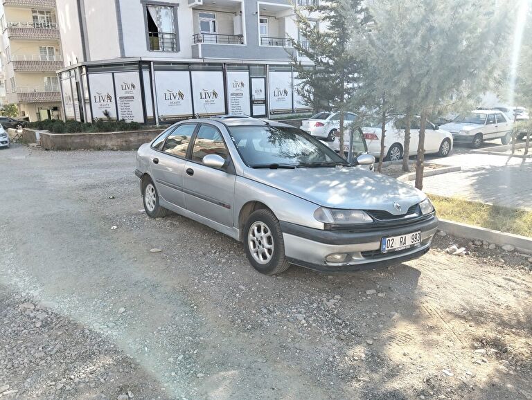 RENAULT LAGUNA