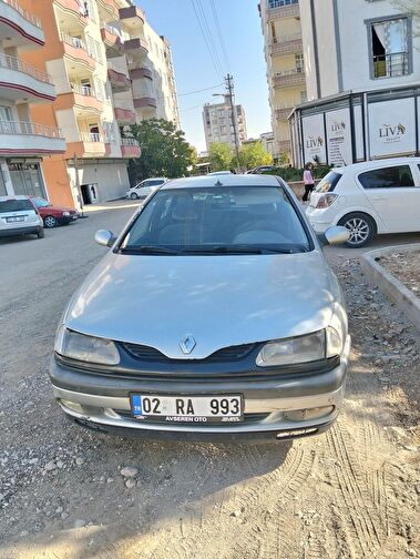 RENAULT LAGUNA