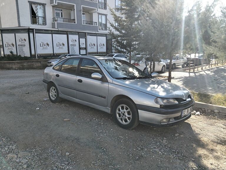 RENAULT LAGUNA