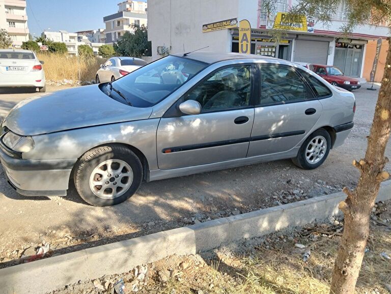 RENAULT LAGUNA