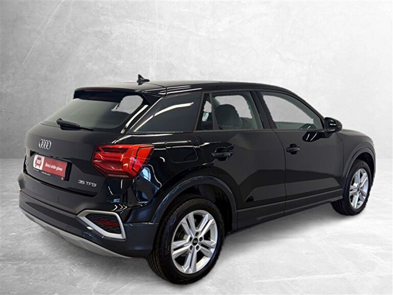 AUDI Q2