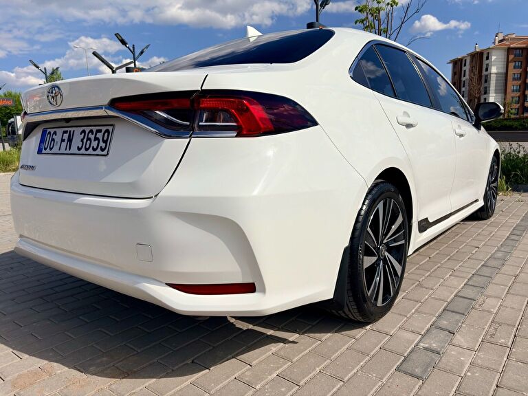 TOYOTA COROLLA