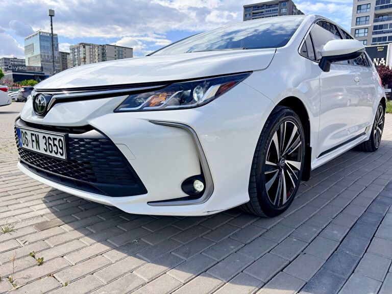 TOYOTA COROLLA