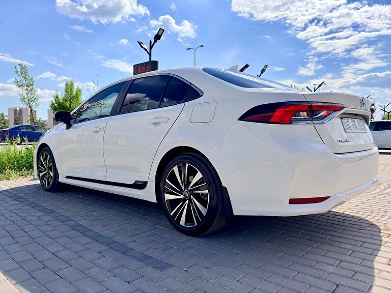 TOYOTA COROLLA