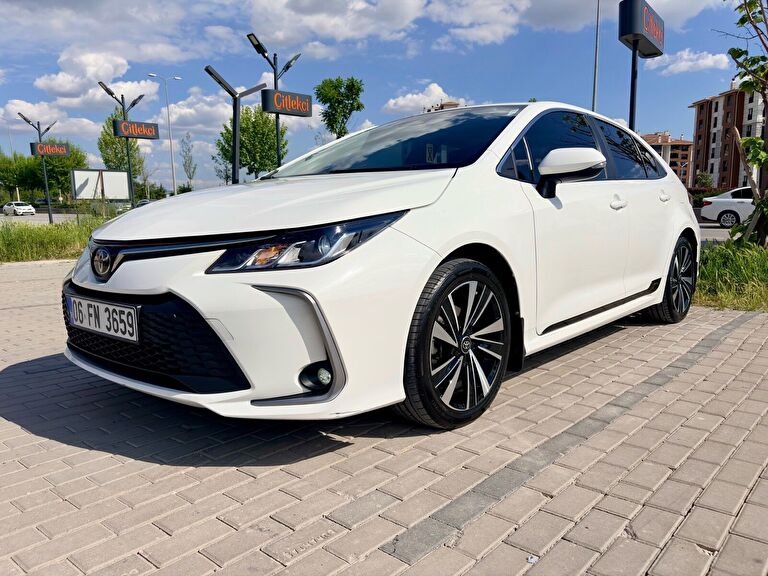 TOYOTA COROLLA