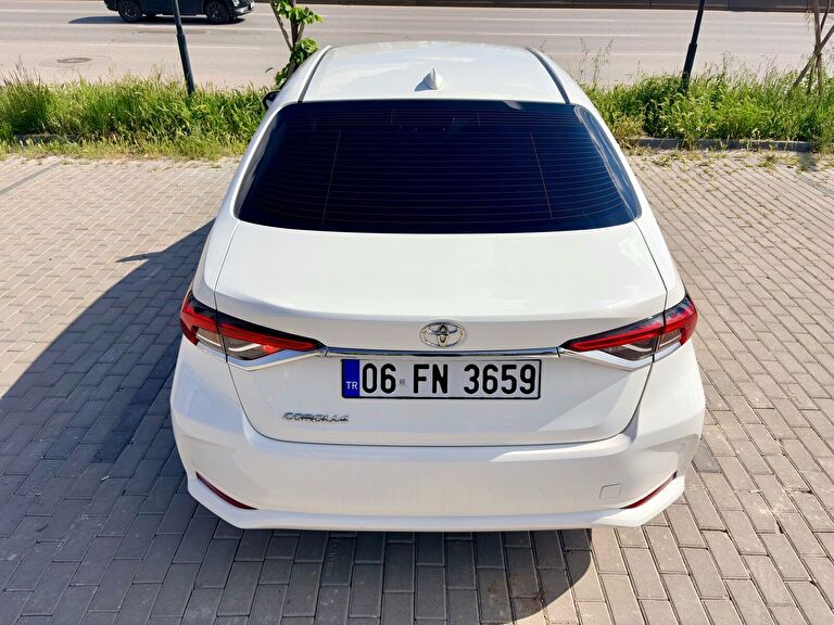 TOYOTA COROLLA