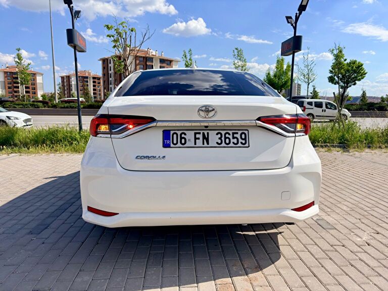 TOYOTA COROLLA